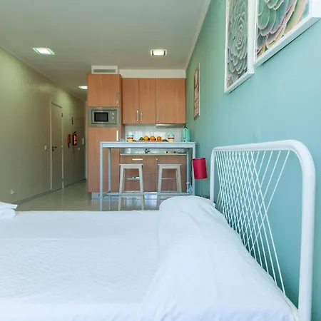 A36 - Avenue Flat In * Лагуш