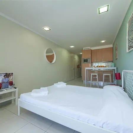A36 - Avenue Flat In * לאגוּ‏ש