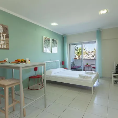 A36 - Avenue Flat In * Lagos