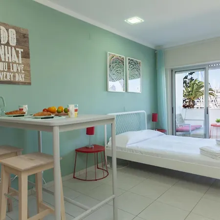 A36 - Avenue Flat In