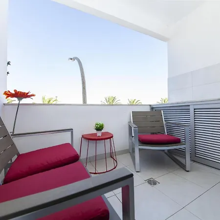 A36 - Avenue Flat In *