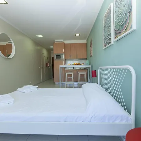 A36 - Avenue Flat In