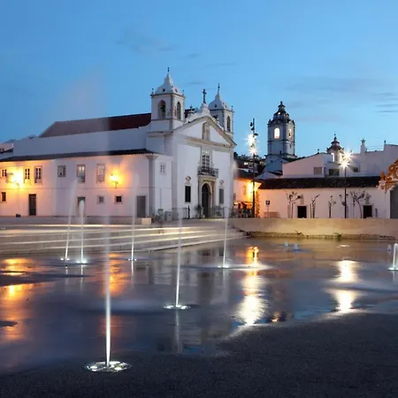 A36 - Avenue Flat In