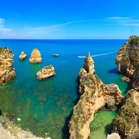 A36 - Avenue Flat In * Lagos